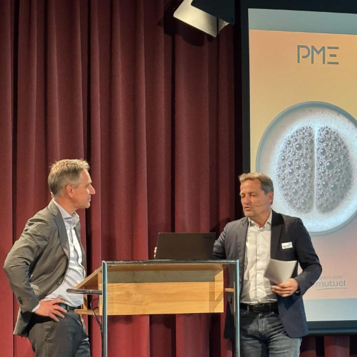 Sample FORMAT carré (1).png